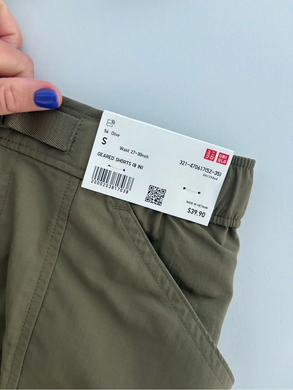 Uniqlo Men's Olive Cargo Shorts with Webbing Belt